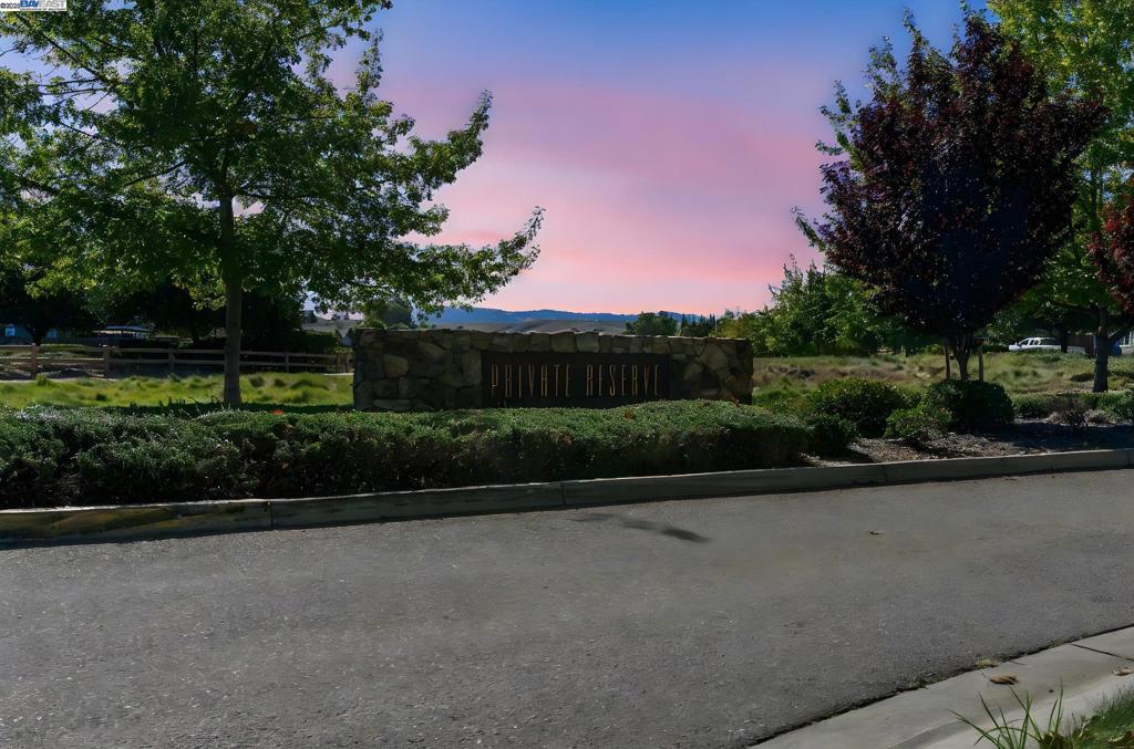 DUNSMUIR - Residential