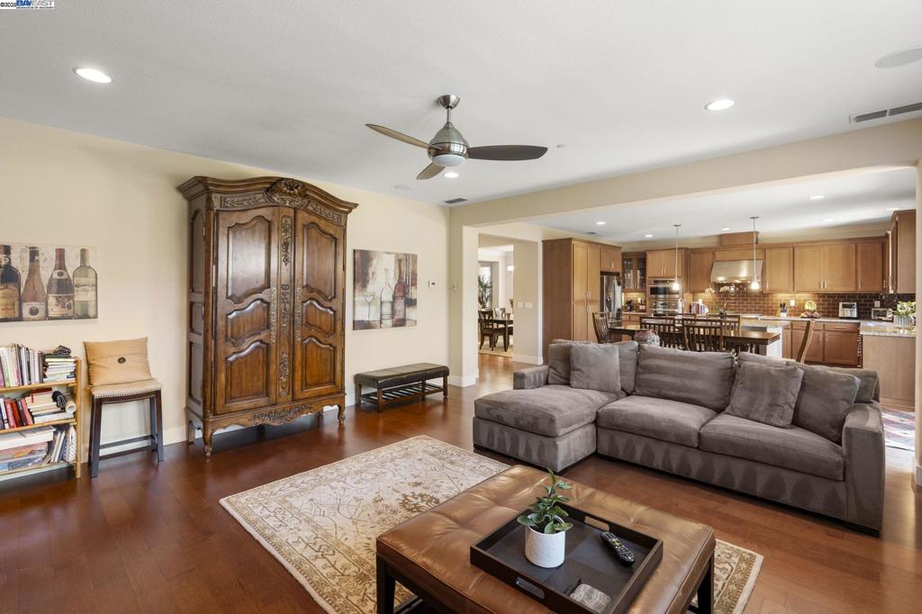 DUNSMUIR - Residential