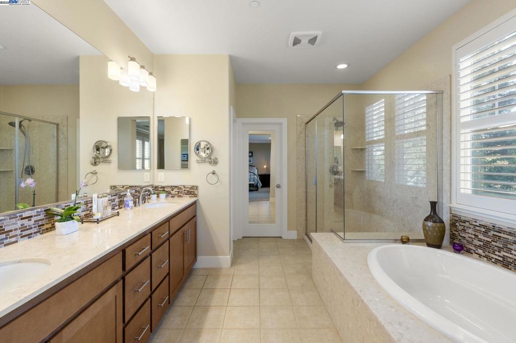 DUNSMUIR - Residential