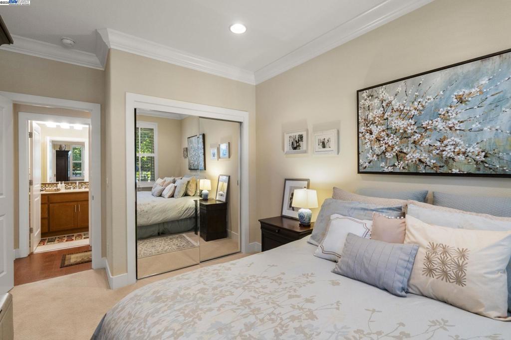 DUNSMUIR - Residential