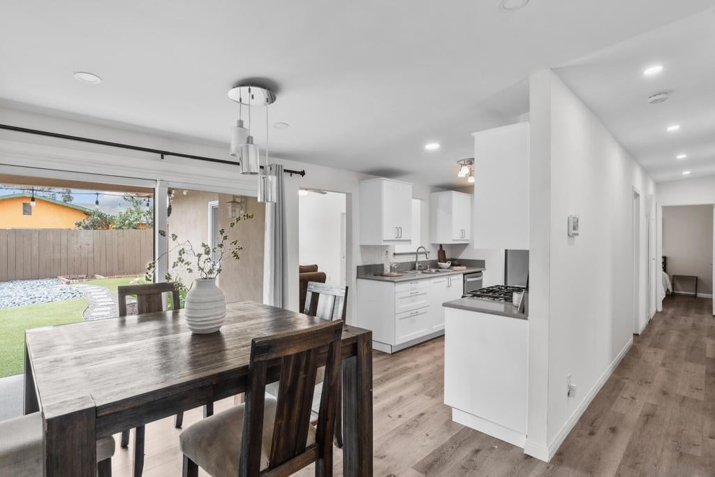 1127 Hemlock Ave