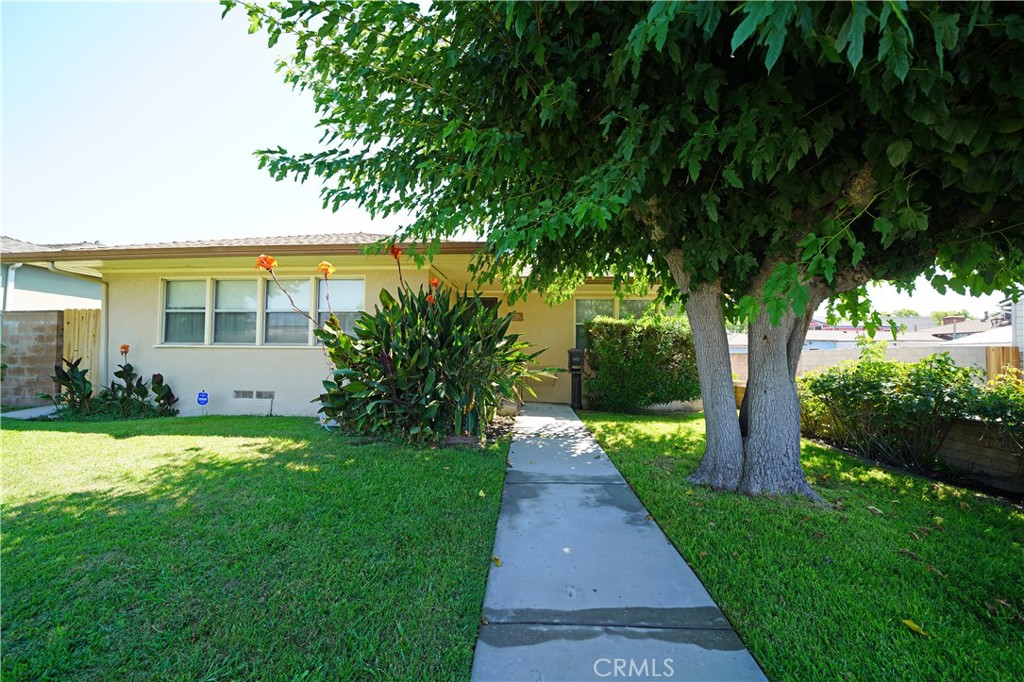 Charming 1948 Burbank bungalow with big potential in prime location. This single-level 2BD/1BA spans an unusually generous ~1,420 sq ft on a 5,848 sq ft lot—ready to be reimagined to your taste. Preserve the vintage character or go modern: the footprint gives you room to redesign living, dining, and kitchen spaces, add a second bath, or open things up (buyers to verify).
A 2-car garage and a deep backyard for outdoor living, garden, or future project ideas/ADU potential (check with City of Burbank).
Set on a quiet residential street near Magnolia Park shops & cafés, Chandler Bikeway, studios, parks, and top Burbank amenities. A rare opportunity to create value in one of the Valley’s most sought-after neighborhoods.