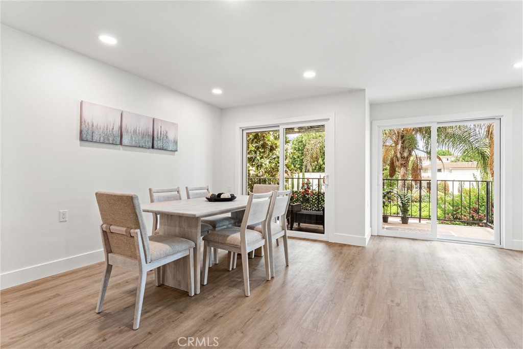 2393 Via Mariposa W 2F