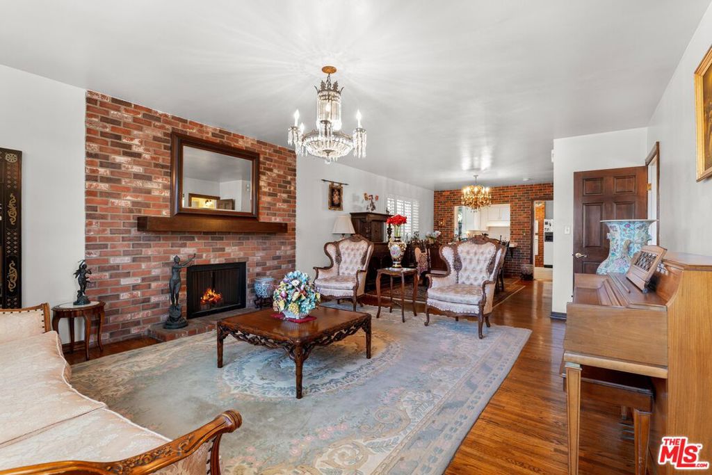 1186 Mcclellan Drive