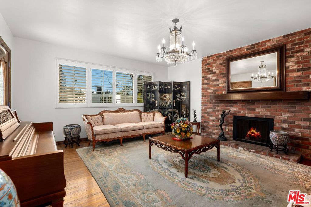 1186 Mcclellan Drive