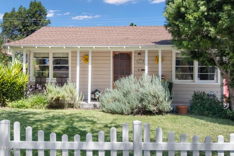 Photo of 3217 Estado Street, Pasadena, CA 91107 (MLS # P1-28628)