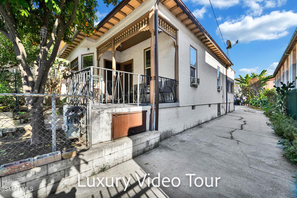 Photo of 638 N Bunker Hill Avenue, Los Angeles, CA 90012 (MLS # 226000109)