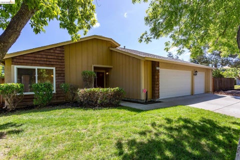 Photo of 2802 Buttercup Ct, Antioch, CA 94531 (MLS # 41132582)