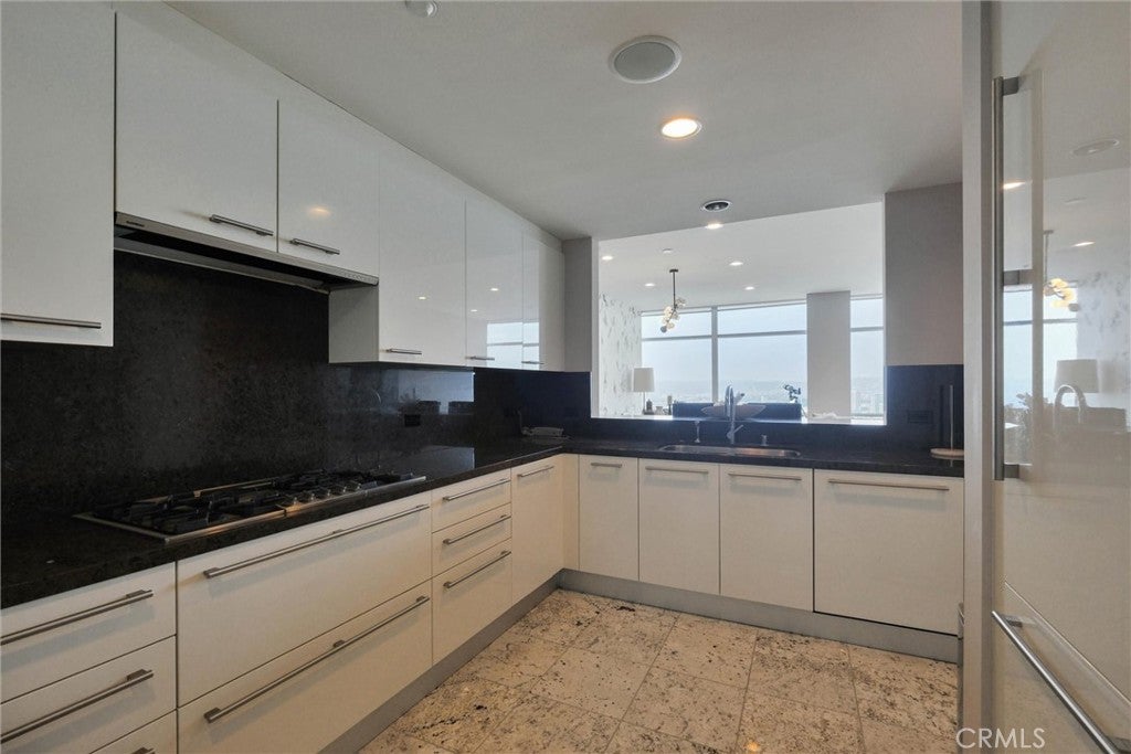 900 W Olympic Boulevard 45F