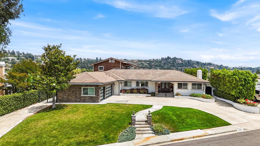 13122 Saint Thomas Drive