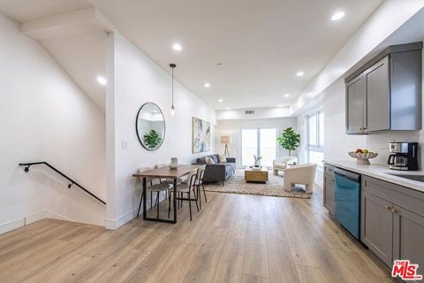 Photo of 5436 Romaine Street, Los Angeles, CA 90038 (MLS # 26669751)