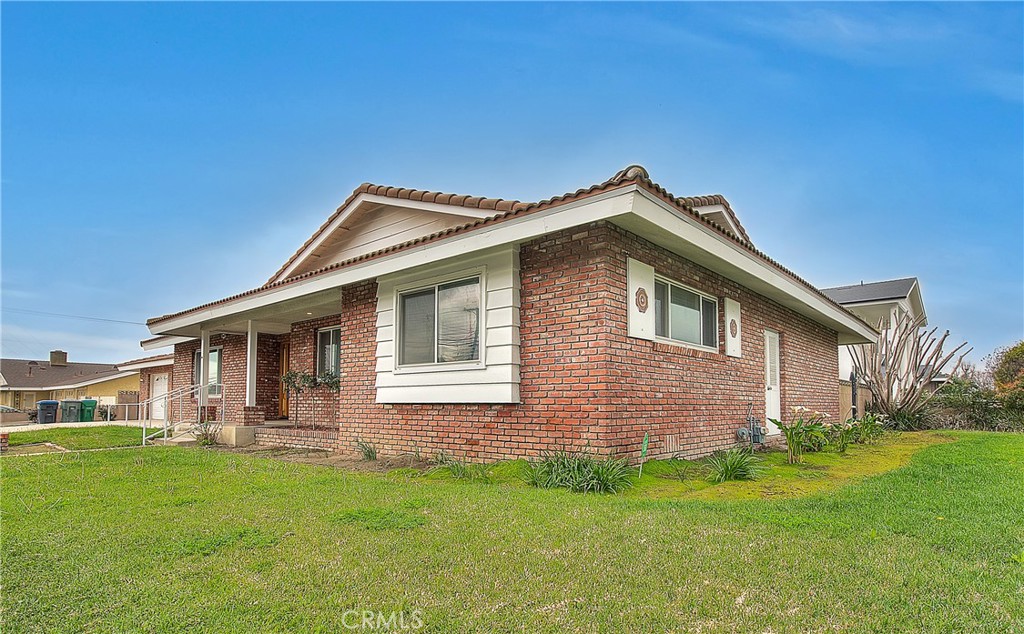 12460 Magnolia Avenue