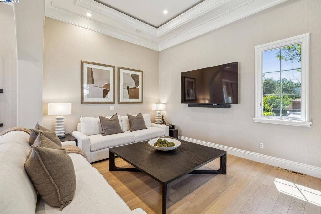 RUBY HILL - Residential