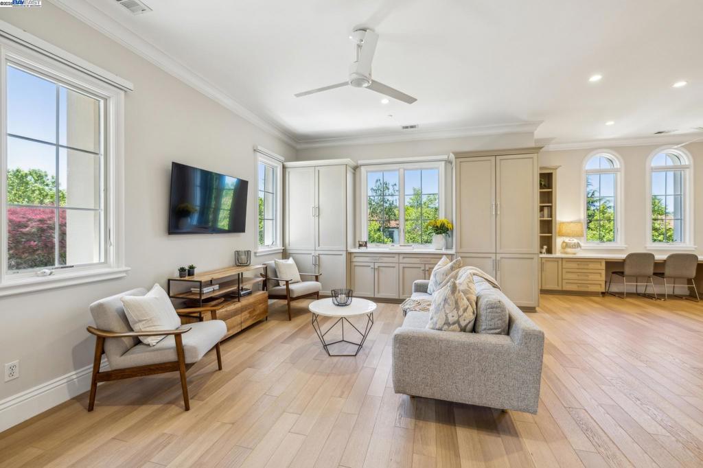 RUBY HILL - Residential