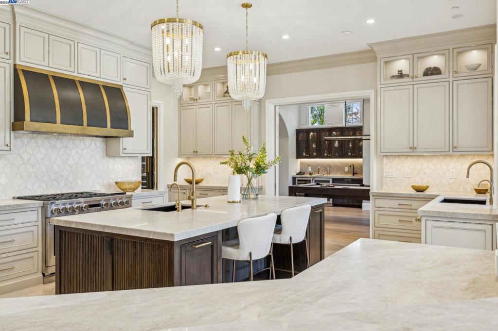 RUBY HILL - Residential