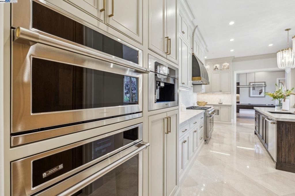 RUBY HILL - Residential