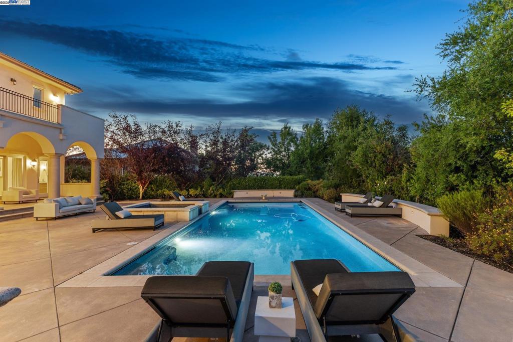 RUBY HILL - Residential