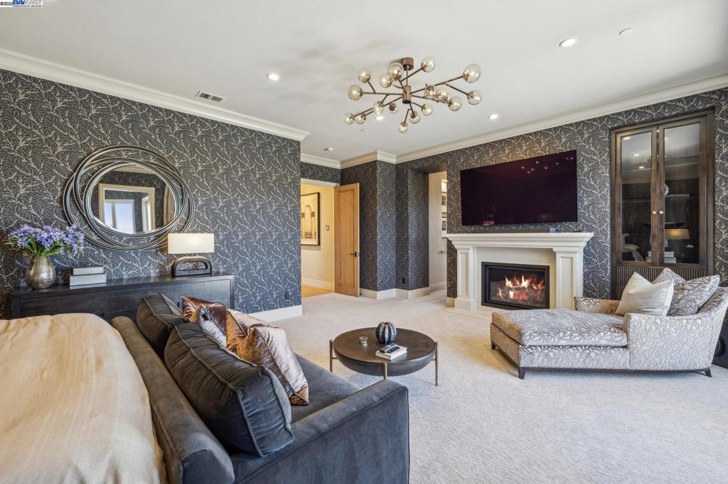 RUBY HILL - Residential