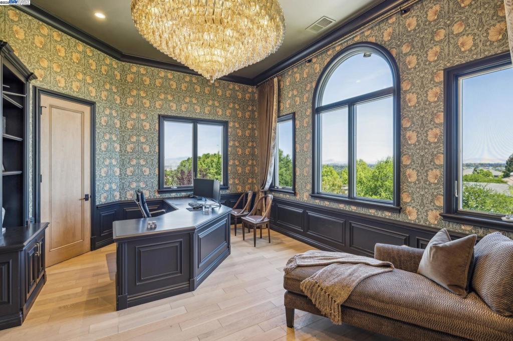 RUBY HILL - Residential