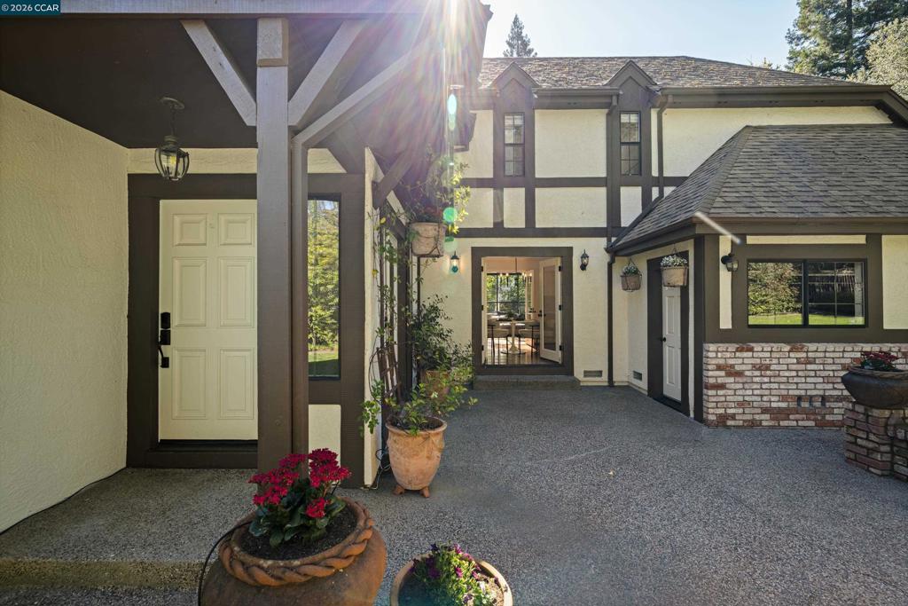 1645 1645 Livorna Road West