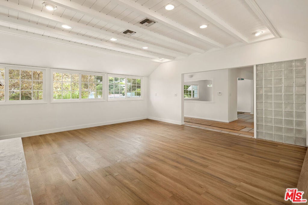 4115 Knobhill Drive, Los Angeles CA 91403