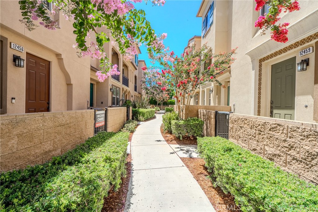 Experience luxury living at its finest in this stunning tri-level home located in the highly sought-after gated community of Eastvale. This beautifully designed residence offers 3 spacious bedrooms and 4 bathrooms, perfectly blending comfort and style.
Take advantage of the exceptional amenities offered by the community, perfect for everyday comfort and effortless entertaining. The home showcases abundant natural light and elegant finishes throughout. Ideally situated just minutes from premier shopping centers, grocery stores, top-rated schools, fitness facilities, and with convenient access to major highways, this location truly has it all.
Whether you're looking for a quiet retreat or a vibrant lifestyle, this Eastvale gem offers the perfect balance of both.
