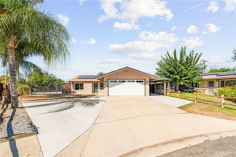 Photo of 437 Romain Court, Hemet, CA 92544 (MLS # SW25234542)