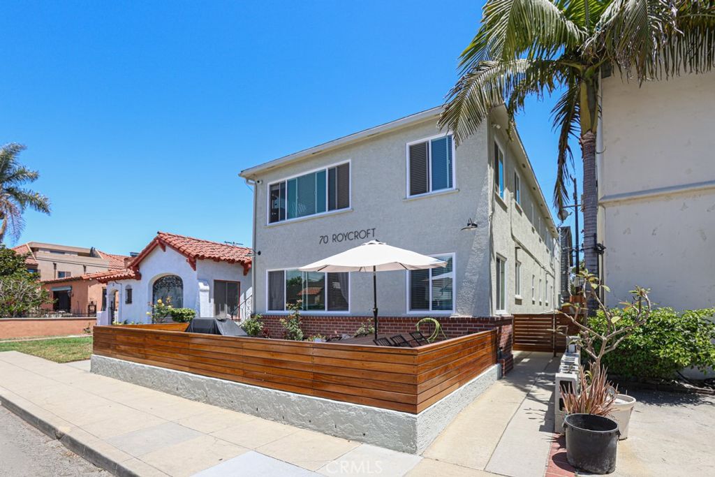 Photo of 70 Roycroft ave AVE, Long Beach, CA 90803 (MLS # PW26117355)