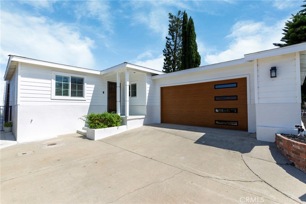 2711 Highcliff Drive