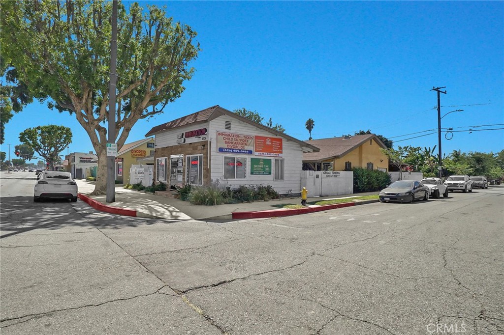 2822 Gage Avenue
