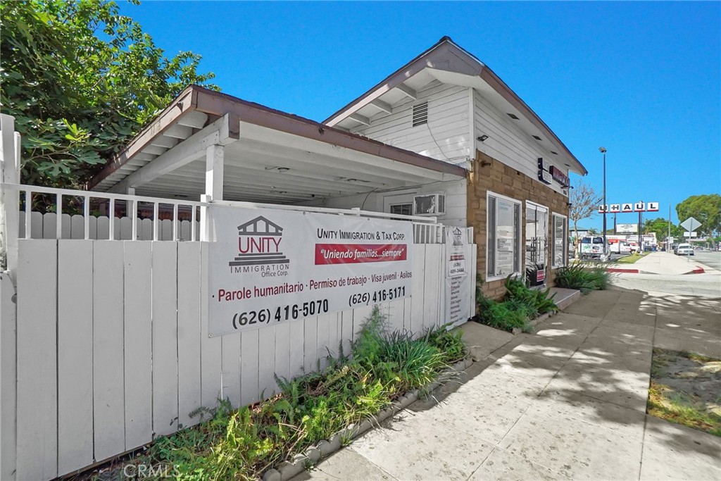 2822 Gage Avenue