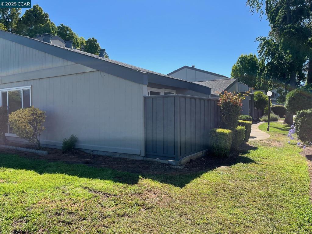 DIABLO COMMONS - Residential