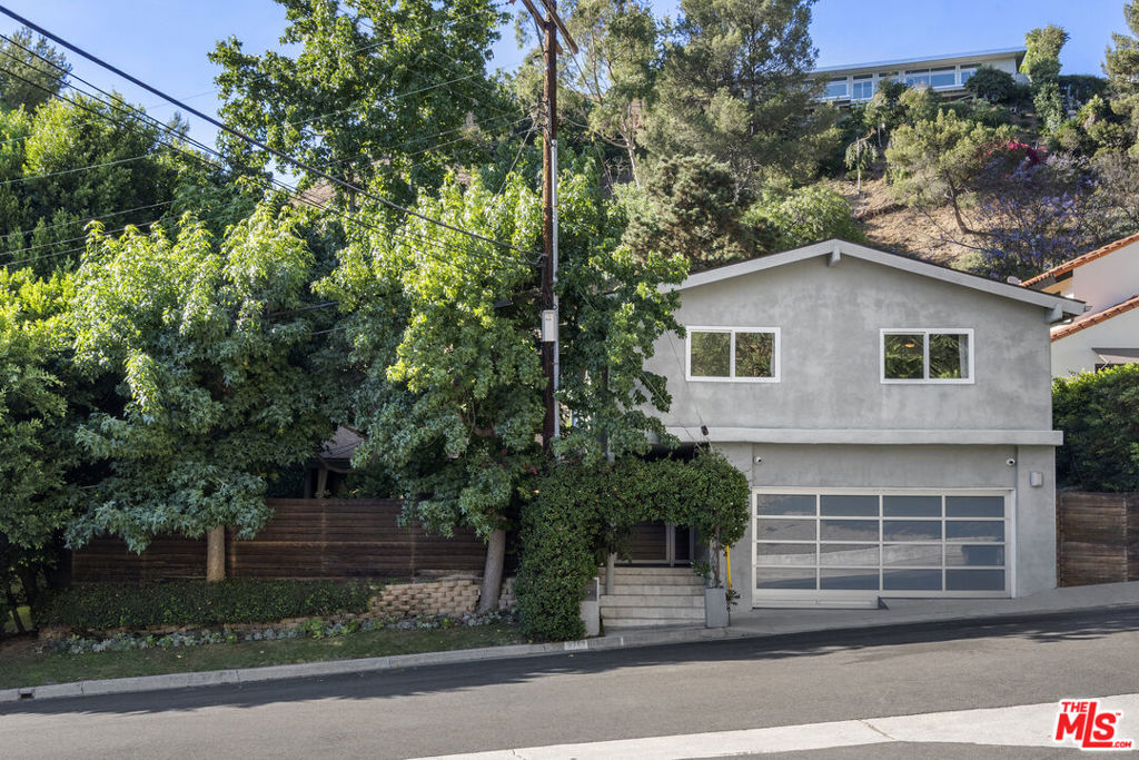 9767 Apricot Lane
