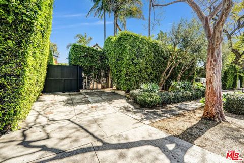 Photo of 934 N Sweetzer Avenue, West Hollywood, CA 90069 (MLS # 26641285)