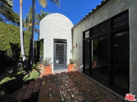 Photo of 934 N Sweetzer Avenue, West Hollywood, CA 90069 (MLS # 26641285)