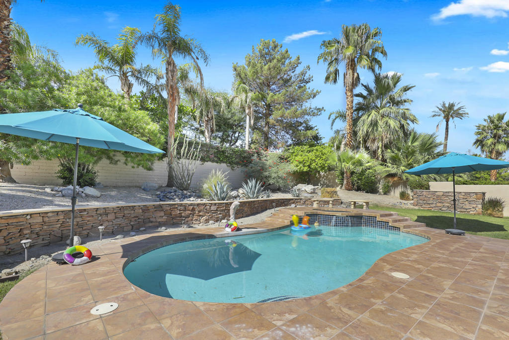 Magnesia Falls Cove - Residential