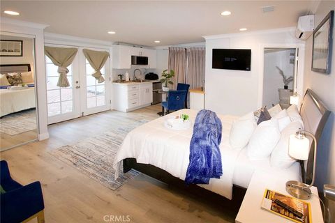 Photo of 5929 Colfax Avenue, North Hollywood, CA 91601 (MLS # SR26037986)