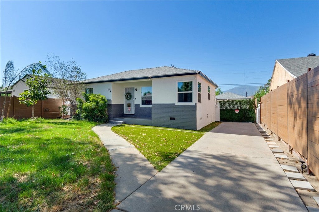 1574 W 20th Street