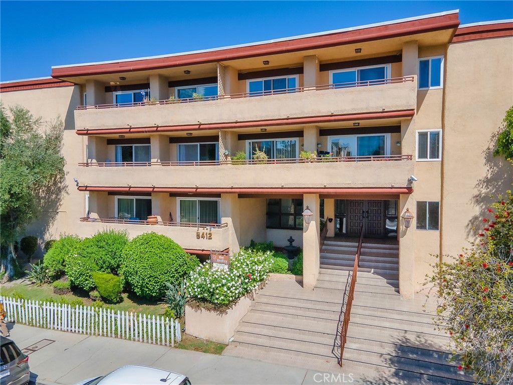Photo of 5412 Lindley Avenue #108, Encino, CA 91316 (MLS # BB26032378)