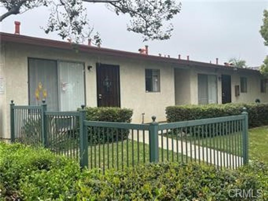 Cozy 1 bedroom and 1 bath apartment. Very clean with family room, full kitchen, and good sized bedroom. On-site laundry, dedicated parking space, and centrally located. Not all photos are of actual unit.