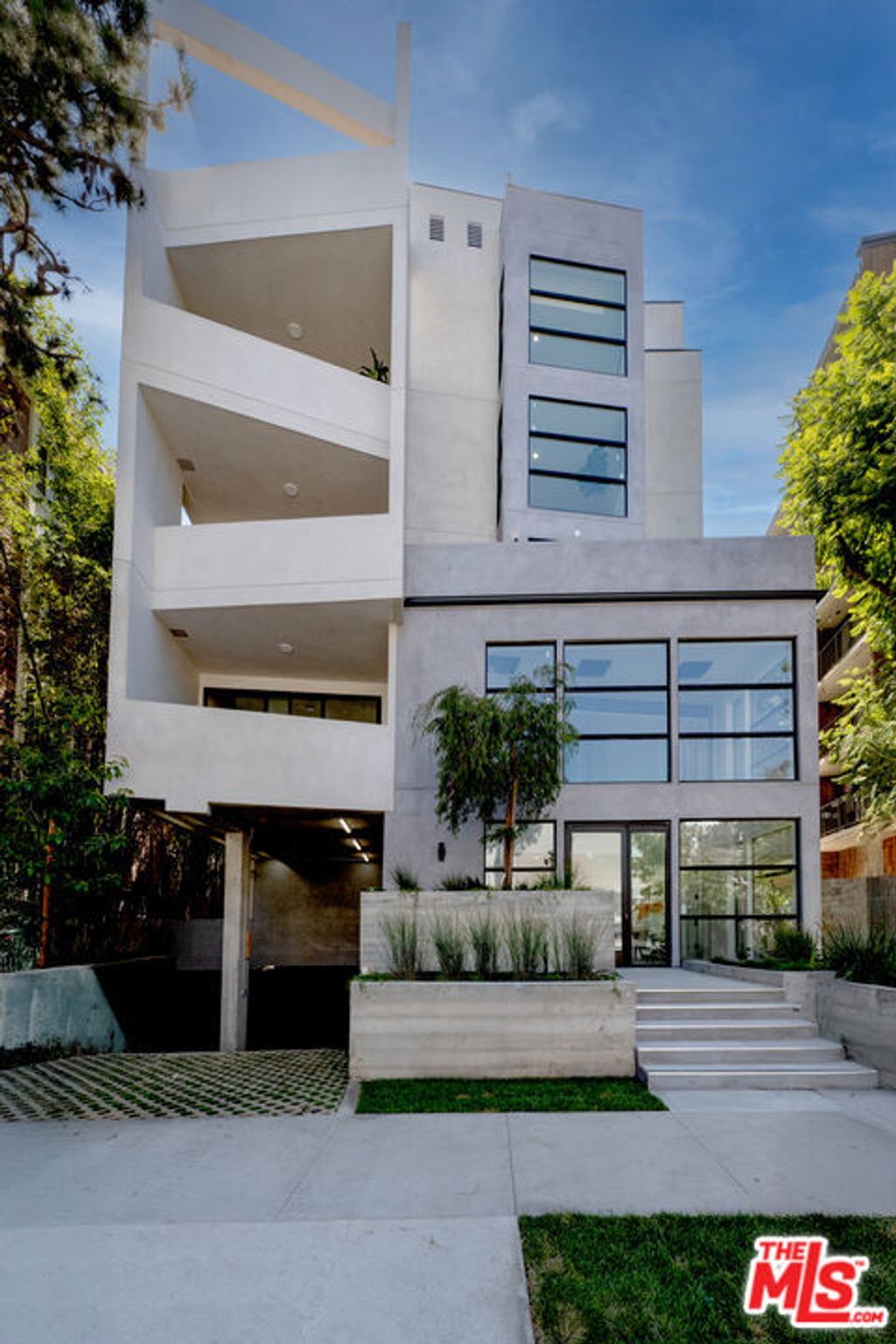 Photo of 1361 Kelton Avenue #401, Los Angeles, CA 90024 (MLS # 25578285)