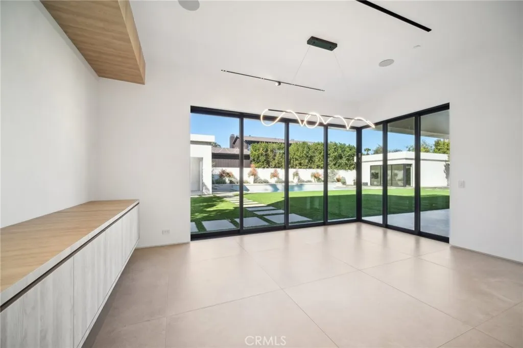 Encino, California 91316, United States, 6 Bedrooms Bedrooms, ,7 BathroomsBathrooms,Residential,Active,182136