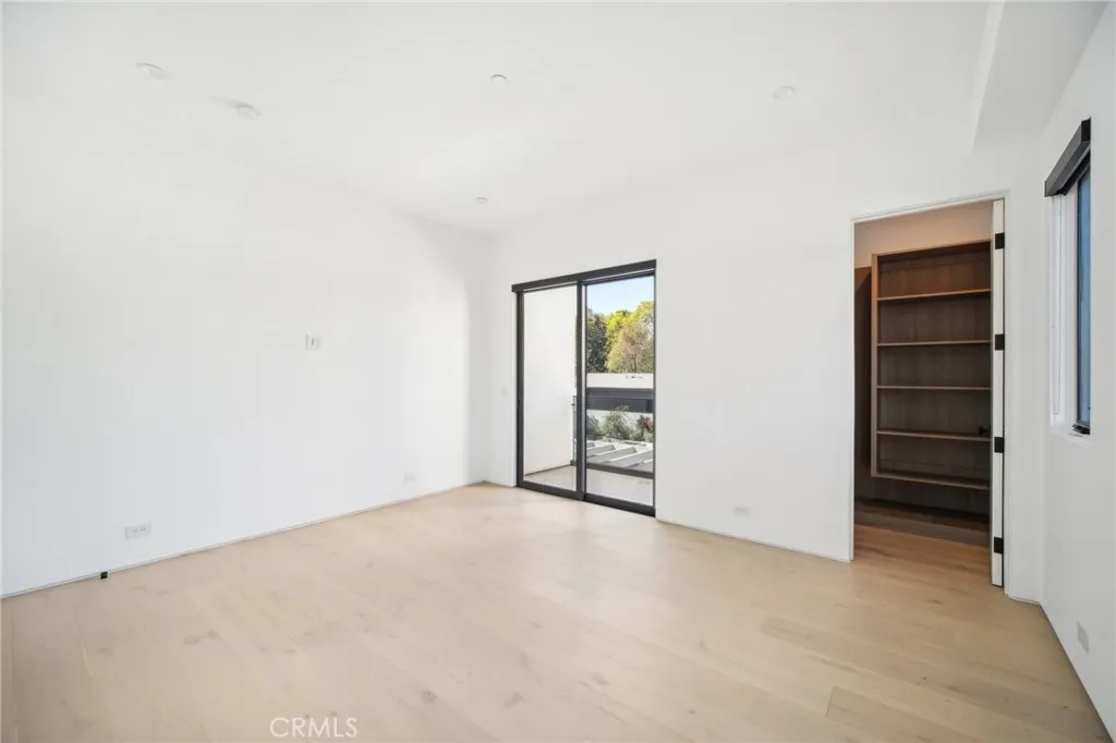 Encino, California 91316, United States, 6 Bedrooms Bedrooms, ,7 BathroomsBathrooms,Residential,Active,182136