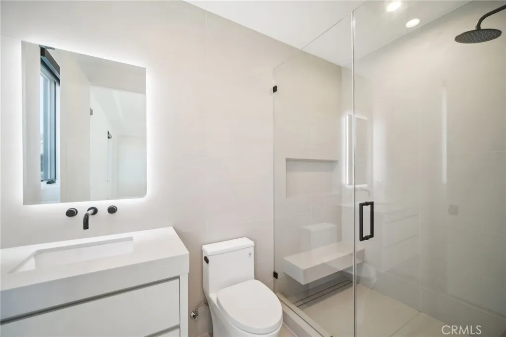 Encino, California 91316, United States, 6 Bedrooms Bedrooms, ,7 BathroomsBathrooms,Residential,Active,182136