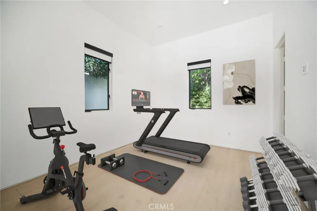 Encino, California 91316, United States, 6 Bedrooms Bedrooms, ,7 BathroomsBathrooms,Residential,Active,182136