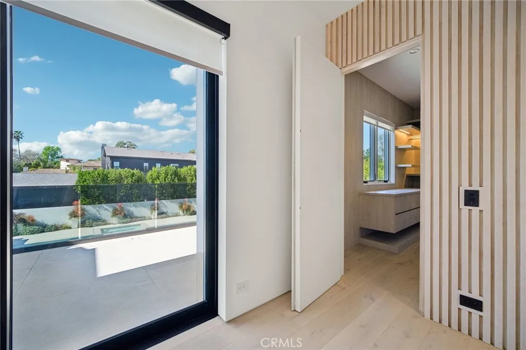 Encino, California 91316, United States, 6 Bedrooms Bedrooms, ,7 BathroomsBathrooms,Residential,Active,182136