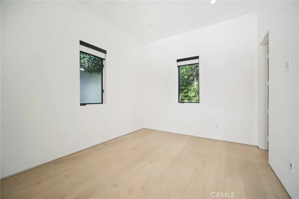 Encino, California 91316, United States, 6 Bedrooms Bedrooms, ,7 BathroomsBathrooms,Residential,Active,182136