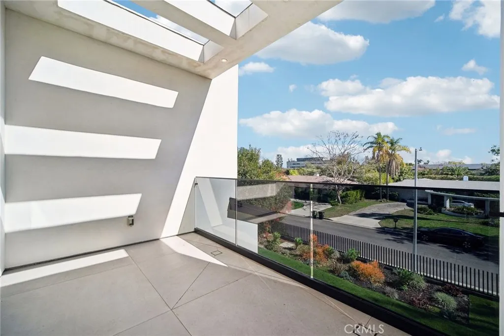 Encino, California 91316, United States, 6 Bedrooms Bedrooms, ,7 BathroomsBathrooms,Residential,Active,182136