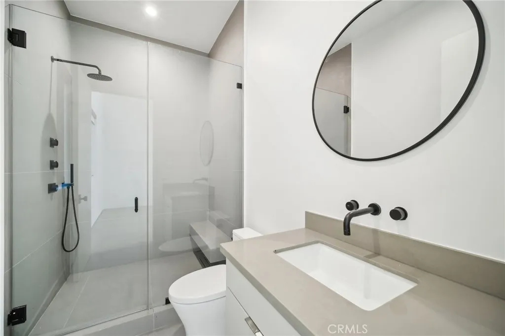 Encino, California 91316, United States, 6 Bedrooms Bedrooms, ,7 BathroomsBathrooms,Residential,Active,182136