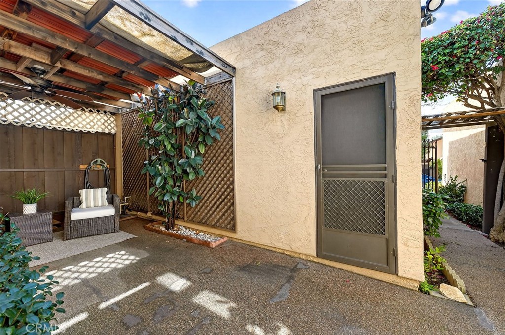 140 E El Norte Parkway 74